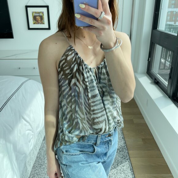 Of Two Minds Printed V-Neck Cami Top - Picture 3 of 7